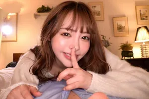 Học sinh nữ ngây thơ nhờ anh bạn thân xem hộ tại sao sờ vào đầu vú lại thấy sướng