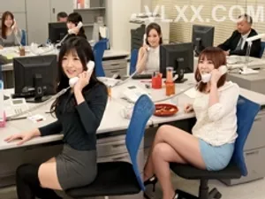 Cô nàng với vẻ ngoài ngây thơ nghiêm túc nhưng lại dâm lắm